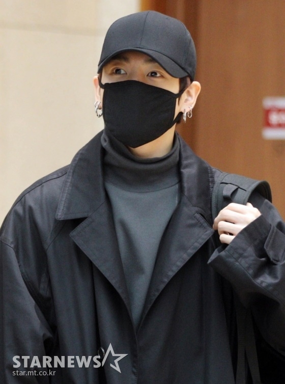 방탄소년단(BTS) 정국의 '공항 패션 베스트3'가 외신을 통해 보도돼 이목이 집중됐다.  /사진=스타뉴스