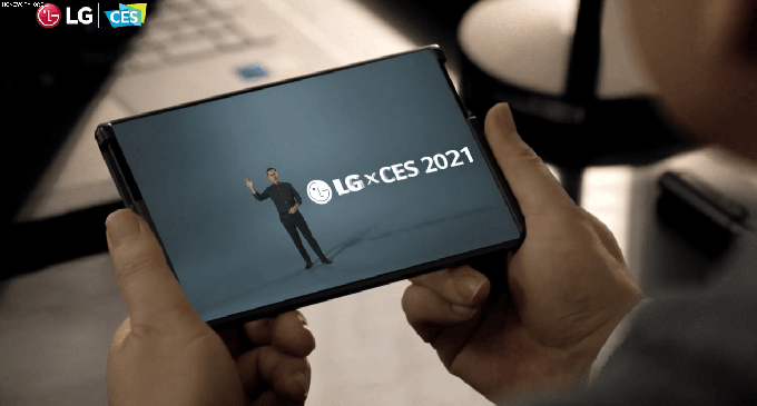 지난 11일 온라인으로 열린 세계 최대 규모 정보통신(IT)·가전 전시회 'CES 2021'에서 공개된 LG 롤러블폰 구동 영상. /사진=CES2021 영상 캡처