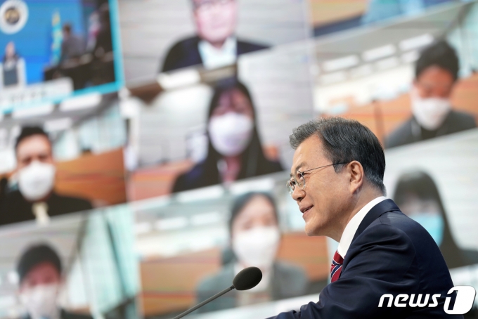 문재인 대통령의 국정 수행 지지율이 8주 만에 40%대를 회복했다. 사진은 문 대통령이 지난 18일 오전 청와대 춘추관에서 신년 기자회견을 한 모습. /사진=뉴스1