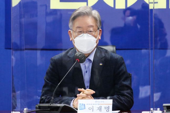 이재명 경기도지사가 지난 1월 14일 오전 국회 의원회관에서 열린 '군사시설 보호구역 해제 및 완화 당정협의'에서 발언하고 있다. / 사진제공=경기도