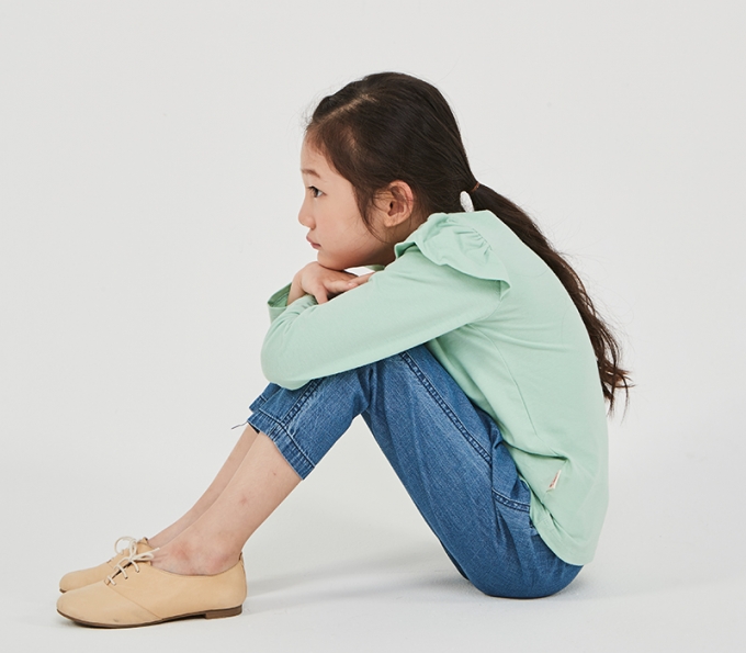 [건강] 초경 시작한 우리 아이, 생리통 증상과 관리법은?