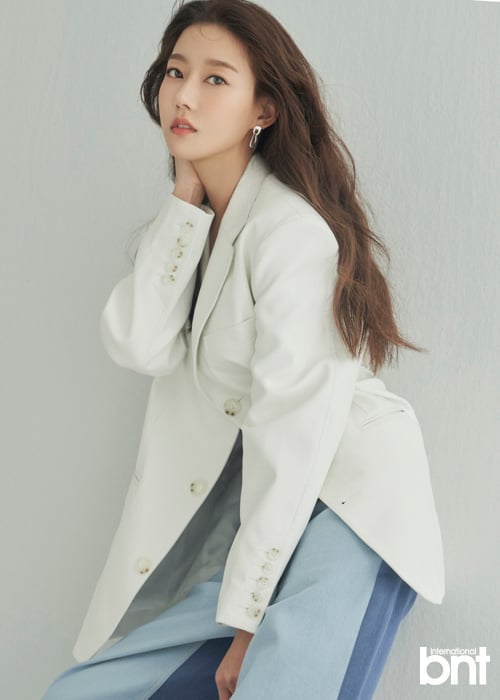 ©bnt
