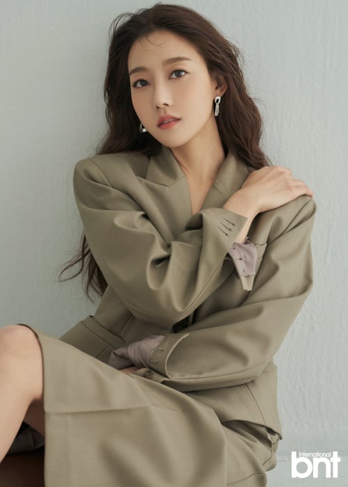 ©bnt