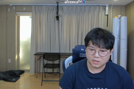 BJ 감스트가 방송을 통해 직접 실종설을 부인하며 건강 문제로 장기 휴방을 예고했다. /사진=감스트 아프리카TV 영상 캡처
