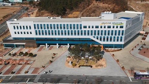 서울특별시교육청 산하 교육연수원은  2020년 11월부터 2021년 1월 29일까지 2기에 걸쳐 ‘2020 동계 초등 1급 정교사 자격연수’를 운영하였다./사진제공=서울교육청