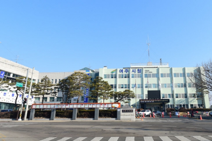 여주시는 미세먼지 등 대기오염물질 배출시설 설치사업장의 노후화 된 시설을 교체ㆍ지원하는 ‘소규모 사업장 방지시설 설치 지원사업’을 실시한다고 3일 밝혔다. / 사진제공=여주시