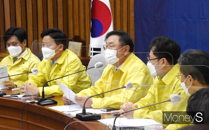 [머니S포토] 김태년 원내대표 "임성근 탄핵 표결로 헌법 책임 다할 것"