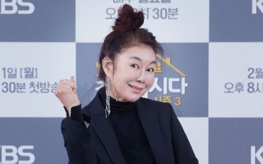 배우 김청 나이에 관심이 모아진다. /사진=같이삽시다3 제공