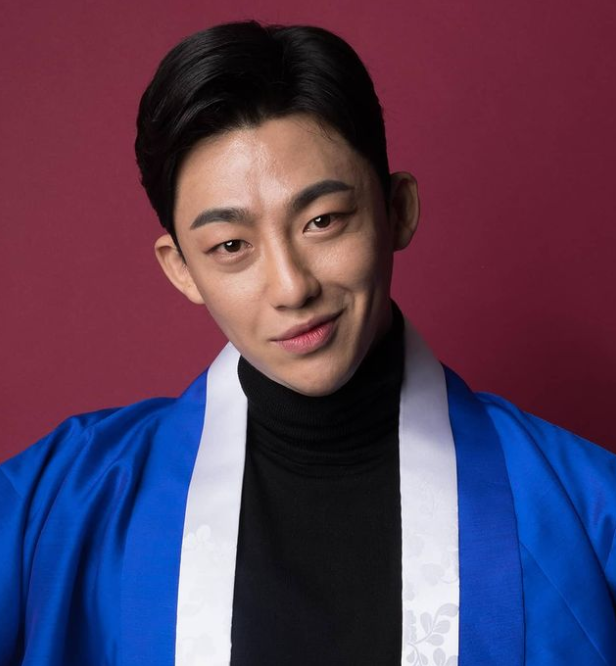 가수 신승태가 '댄스'에 도전하며 색다른 변신을 시도했다. /사진=신승태 인스타그램 캡처