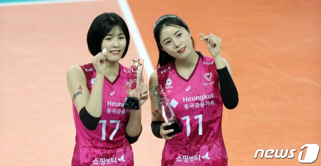 여자 프로배구 흥국생명 핑크스파이더스의 '쌍둥이 자매' 이재영과 이다영의 학교폭력 논란에 대해 또 다른 피해자가 나타나며 추가 내용을 폭로했다. /사진=뉴스1