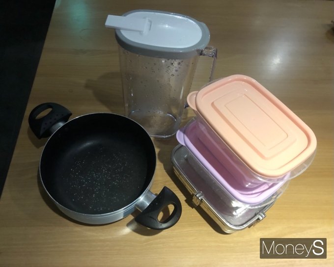 용기내 챌린지 시작 전날 밤 기자가 가진 용기를 점검했다. /사진=박현주 기자