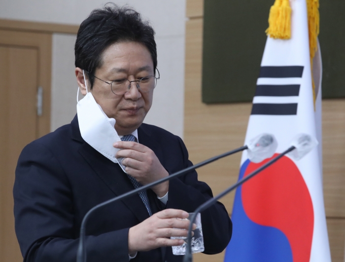 연세대가 황희 문체부 장관의 박사학위 논문에 대한 표절 의혹 검증에 들어간다. /사진=뉴시스 김명원 기자