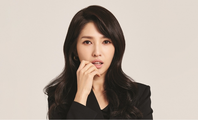 김경란(45)과 최성국이 과거 인연에 대해 털어놨다. /사진=김경란 홈페이지 캡처