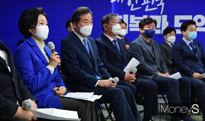 [머니S포토] 첫 중앙선대위회의서 발언하는 박영선 후보