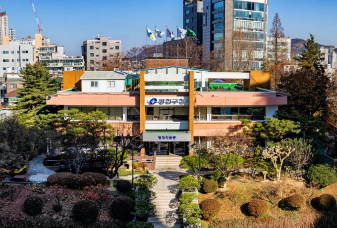 서울 광진구가 오는 4월7일 실시되는 서울시장 보궐선거를 앞두고 안전한 투표 환경을 조성하고자 선거 사무의 최전선에 있는 투·개표 종사원의 선제검사를 실시한다. / 사진제공=광진구
