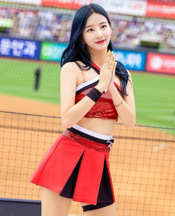 아이돌급 미모"… 치어리더 김진아, 더 예뻐졌네 - 머니S