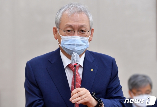 옵티머스자산운용 펀드를 판매한 NH투자증권과 정영채 대표이사(CEO)가 중징계 처분을 통보 받았다. 사진=뉴스1