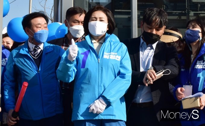 [머니S포토] 서울 강서 찾은 박영선, 엄지척! 지지호소