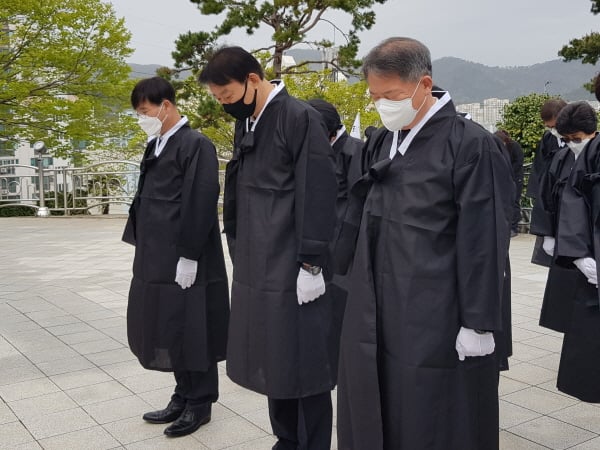 ▲아주4·3독립만세 기념식 좌측부터 변광용거제시장, 서일준 국회의원, 옥영문 거제시의장/사진=의원실