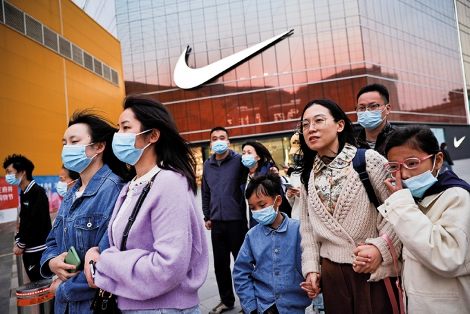 신장에서 생산된 면화를 사용하지 않겠다고 선언한 나이키는 중국 소비자들의 불매운동 대상이 됐다. /사진=로이터