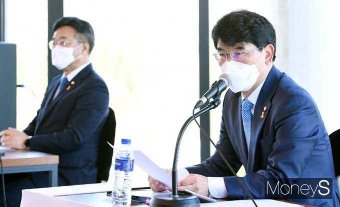 [머니S포토] 與 원내대표 선출 이틀 앞 '박완주' 더민초 기조연설