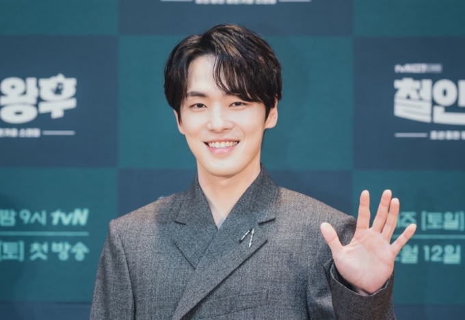 배우 김정현이 최근 불거진 논란에 대해 입을 열었다. 사진은 드라마 철인왕후 제작 발표회 당시 모습. /사진=tvN 제공