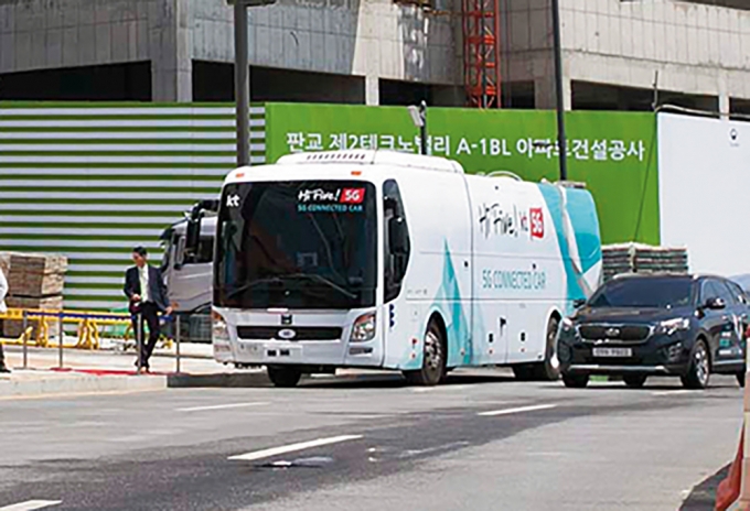 자율주행 관제 시범 중인 KT 5G 버스 /사진=뉴시스 DB