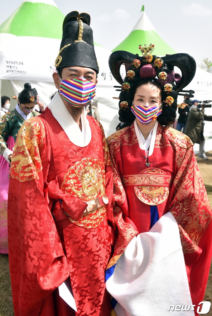 [사진] 김대희-지경선, 왕과 왕비