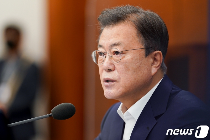 문재인 대통령이 4·27판문점선언 3주년을 맞아 평화의 가치를 강조했다. /사진=뉴스1