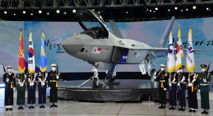 지난 4월9일 경남 사천시 한국항공우주산업(KAI) 고정익동에서 공개된 한국형전투기 보라매(KF-21) 시제 1호기. / 사진=뉴시스 박영태 기자