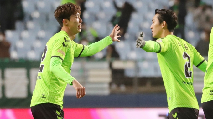 전북 현대가 제주와 1-1 무승부를 기록하며 2위 울산과의 승점을 벌리는 데 실패했다. /사진=뉴스1 유경석 기자