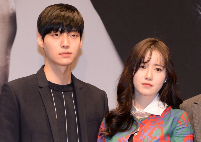배우 안재현(왼쪽)과 구혜선은 판타지 의학드라마 '블러드'에서 각각 대형 병원을 운영하는 기업 회장의 조카와 천재 뱀파이어 외과의사로 열연하며 인연을 맺었다./사진=KBS '블러드' 제공