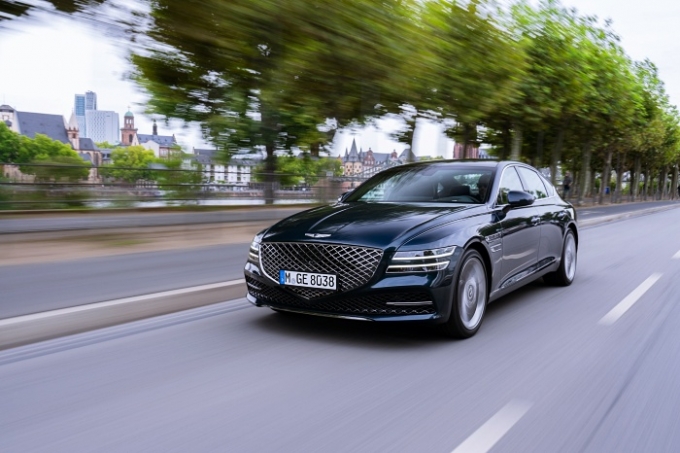 제네시스 "글로벌 시장서 5년 반 만에 50만대 팔았죠" - 뉴스 썸네일 이미지