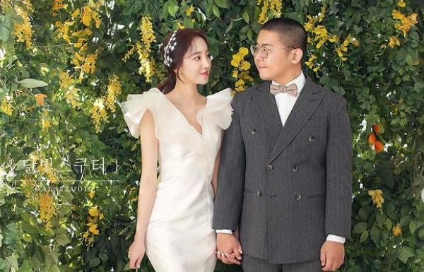 BJ 철구(본명 이예준)가 BJ 외질혜(본명 전지혜)와 합의 이혼을 발표한 것을 하루만에 번복했다. /사진=외질혜 인스타그램