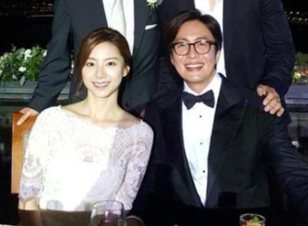 배우 송승헌이 지난 2015년 비공개결혼식을 치른 배용준, 박수진 부부의 사진을 공개했다. /사진=송승헌 인스타그램