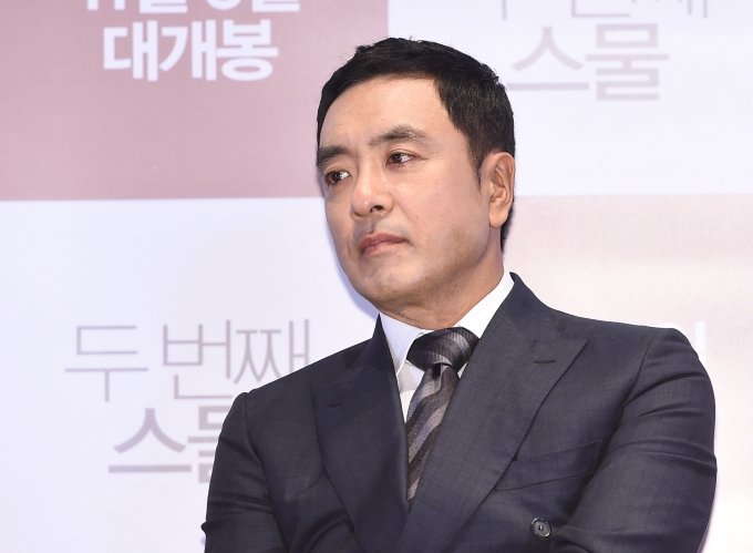 배우 김승우 측이 그의 아버지가 사업과 관련한 사기 혐의로 피소됐다는 보도에 대해 입장을 밝혔다. /사진=뉴스1