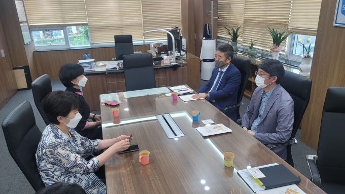 광명교육지원청(교육장 김광옥)은 한국폴리텍대학 광명융합기술교육원에서 ‘광명개방형 고교학점제 온마을캠퍼스 협의회’를 개최했다고 29일 밝혔다. / 사진제공=광명교육지원청
