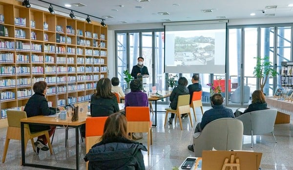사라지는 파주 금촌 재개발지역이 기록으로 남기게 됐다. 사진은 시민채록단 세미나. / 사진제공=파주시