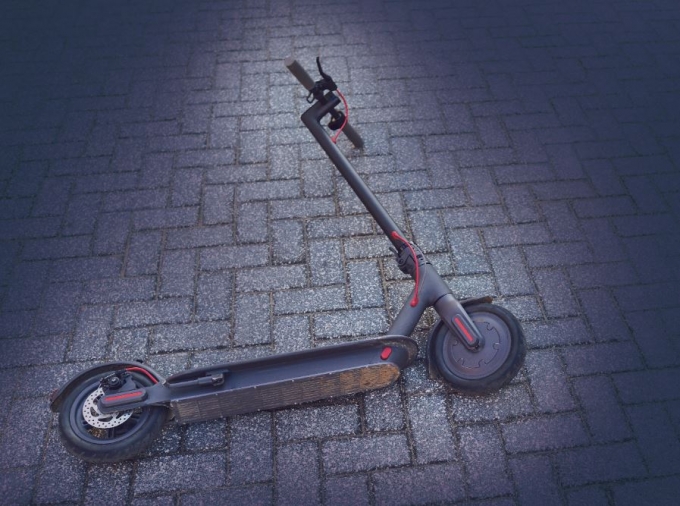 전동킥보드를 비롯한 개인형 이동수단(PM·Personal Mobility)을 둘러싼 잡음이 끊이지 않는다. 정부가 지난 5월13일부터 도로교통법 개정안을 시행하자 직접적인 이해관계가 있는 모빌리티 스타트업이 볼멘소리를 낸 것. /사진=이미지투데이