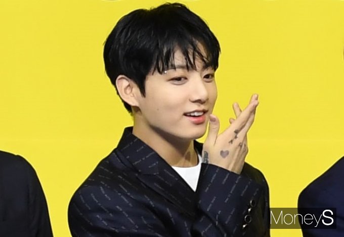 류호정 의원(정의당·비례)이 방탄소년단(BTS)을 언급하며 타투(문신) 합법화 법안을 예고하자 아미가 "아티스트 동의 없이 정치적 도구로 사용하지 말라"며 항의에 나섰다. /사진=장동규 기자