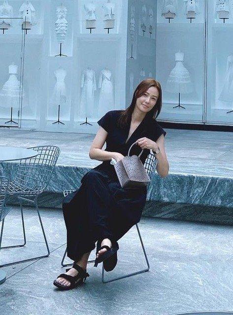 '권상우 ' 손태영, 우아한 롱원피스룩… '권상우 ' 손태영, 우아한 롱원피스룩…