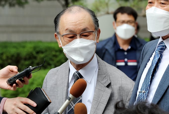 강제징용 피해자들의 낸 소송이 각하 판결을 받은 것에 대해 해당 사건 판사를 탄핵해달라는 청와대 국민청원이 20만명이 넘는 동의를 받았다. 사진은 각하 판결 직후 기자회견을 연 징용피해자의 아들 임철호씨. /사진=뉴스1