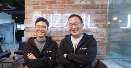 이관우(오른쪽)·이영호 버즈빌 공동대표./사진=버즈빌