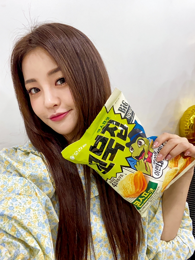 오리온 꼬북칩 모델 브레이브걸스 유정./사진제공=오리온