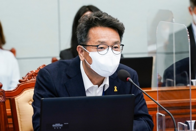 이철희 정무수석이 라디오에 출연해 최근 일본이 보인 외교적 행동을 비판했다./ 사진=뉴스1