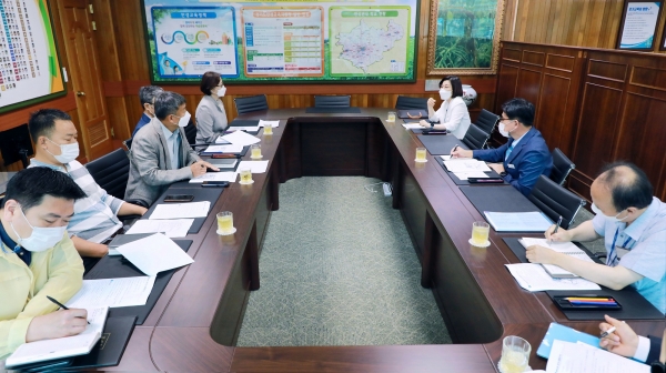 안성시는 김보라 안성시장이 김송미 경기도안성교육지원청 교육장을 만나 공도지역 초·중교 통합학교 추진에 대한 의견을 나누는 자리를 가졌다고 17일 밝혔다. / 사진제공=안성시