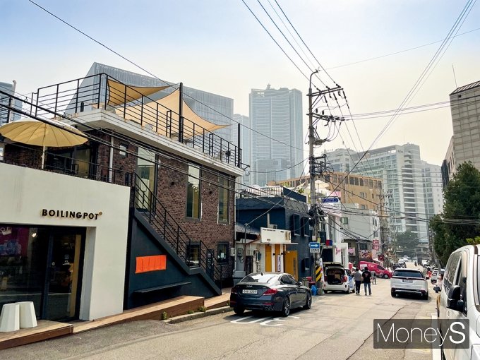 서울 지하철 4·6호선 삼각지역, 4호선 신용산역 인근 상업시설 거리 용리단길 /사진=강수지 기자