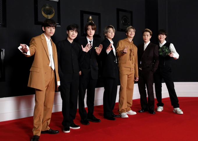 방탄소년단이 일본에서 발매한 베스트 앨범 ‘BTS, THE BEST’가 3일 연속 오리콘 데일리 앨범 랭킹 1위를 차지했다. 사진은 방탄소년단이 지난 3월 온라인으로 진행된 제63회 그래미 어워즈 레드카펫에 참석한 모습. /사진=뉴시스(빅히트 엔터테인먼트)