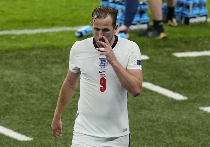 유로 2020에 나선 잉글랜드 축구대표팀의 해리 케인이 스코틀랜드와의 경기에서 부진한 모습을 보여 비판을 받고 있다. /사진=로이터