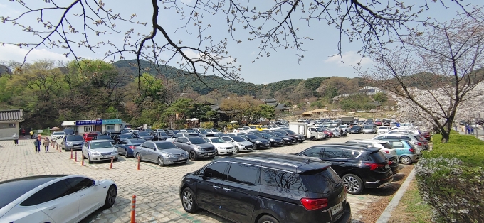 만차된 남한산성 주차장. / 사진제공=경기도